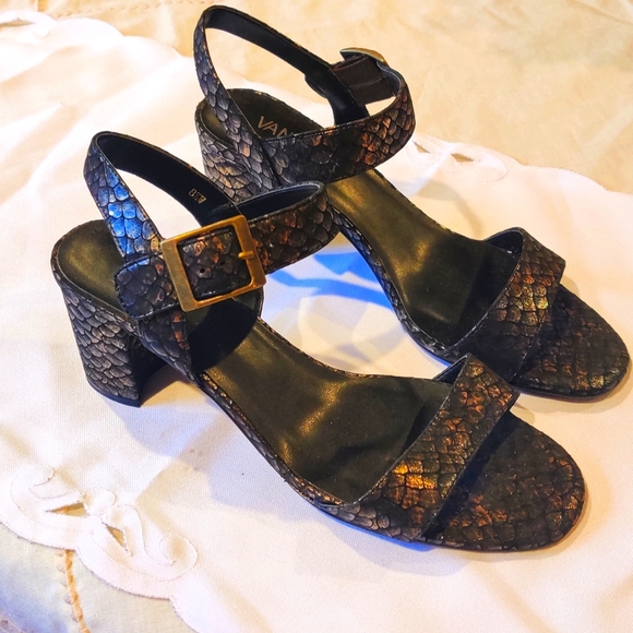 VANEli faux Snakeskin Heels. - Picture 1 of 3
